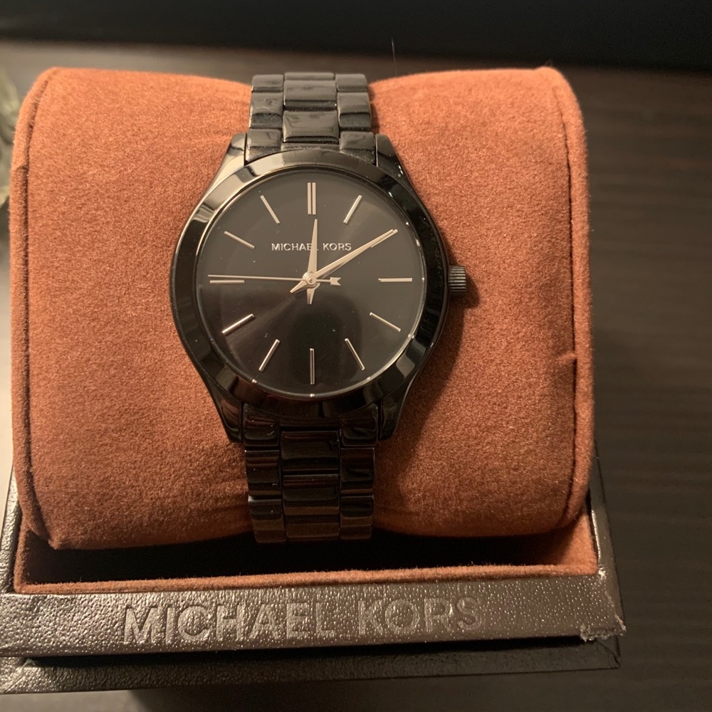 MICHAEL KORS BLACK WATCH